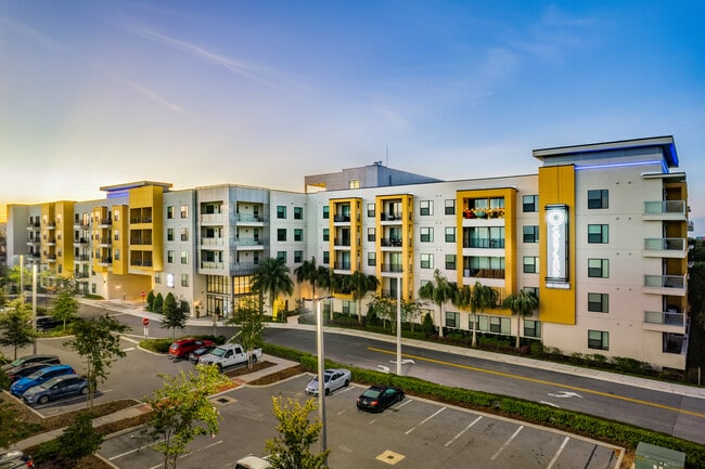 Cortland on Orange in Orlando, FL - Building Photo - Building Photo