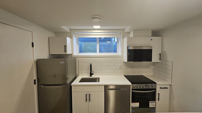 property at 11622-11696 96 St
