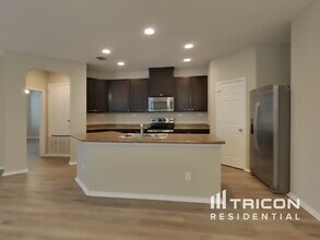 10323 Gold Rush Creek in San Antonio, TX - Building Photo - Building Photo