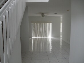 108 Talia Cir in Lake Worth, FL - Foto de edificio - Building Photo