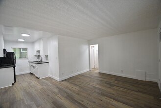 4201 Arch Dr, Unit 20 in Los Angeles, CA - Building Photo - Building Photo