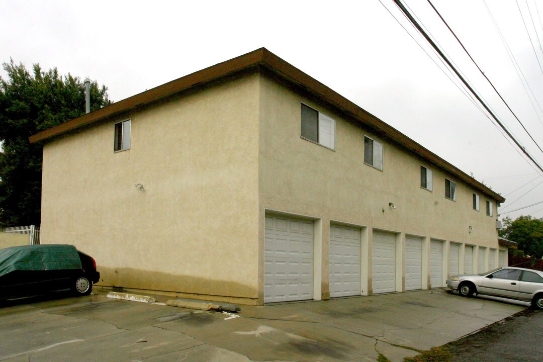 4620 E 15th St in Long Beach, CA - Building Photo