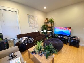 1625 Tremont St, Unit 2 in Boston, MA - Foto de edificio - Building Photo