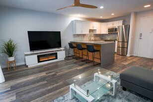 77805 California Dr in Palm Desert, CA - Building Photo