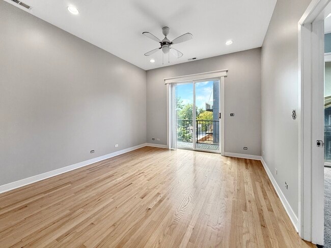 14 S Leavitt St in Chicago, IL - Foto de edificio - Building Photo