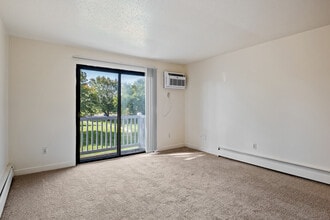 Crossroads Apartments in Wyoming, MI - Foto de edificio - Building Photo