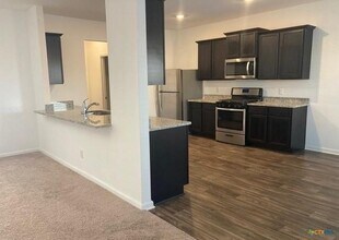 761 Greenway Trl in New Braunfels, TX - Building Photo - Building Photo