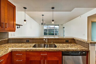 1515 Dock St in Tacoma, WA - Building Photo - Building Photo