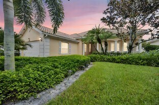 8033 Kaliko Ln in Wellington, FL - Building Photo