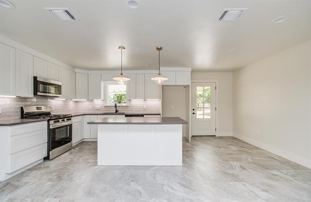 624 Willow Ln in Eagle Lake, TX - Building Photo