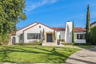 514 Walden Dr in Beverly Hills, CA - Foto de edificio - Building Photo