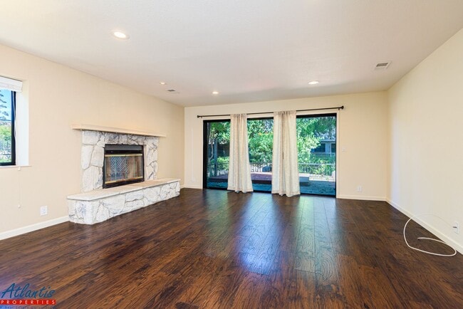 337 Creekwood Ct
