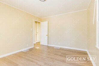 2208 S Pershing Dr in Muncie, IN - Building Photo - Building Photo