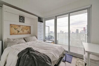 7 Wood St in Toronto, ON - Building Photo - Building Photo