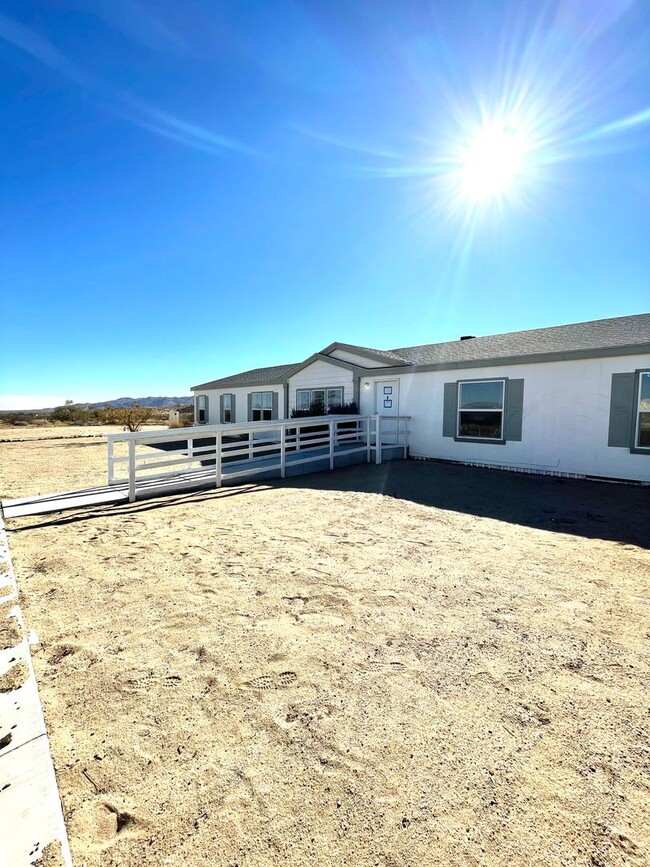 62842 29 Palms Hwy in Joshua Tree, CA - Building Photo - Building Photo