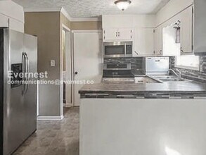 2131 Oland Cir in Marietta, GA - Foto de edificio - Building Photo