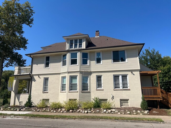 3400 Cadillac Blvd in Detroit, MI - Building Photo - Building Photo