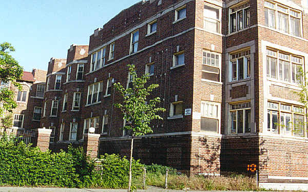 Vincennes Court in Chicago, IL - Building Photo