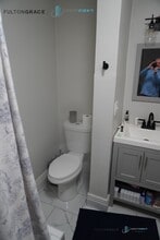 2031 W 23rd St, Unit #2 in Chicago, IL - Foto de edificio - Building Photo