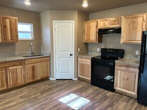 2110 E 10th St in Lubbock, TX - Building Photo - Building Photo