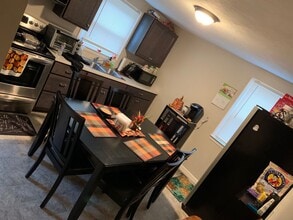 108 Parker Ave in Liverpool, NY - Building Photo - Building Photo