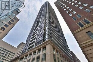 70 Temperance St in Toronto, ON - Building Photo