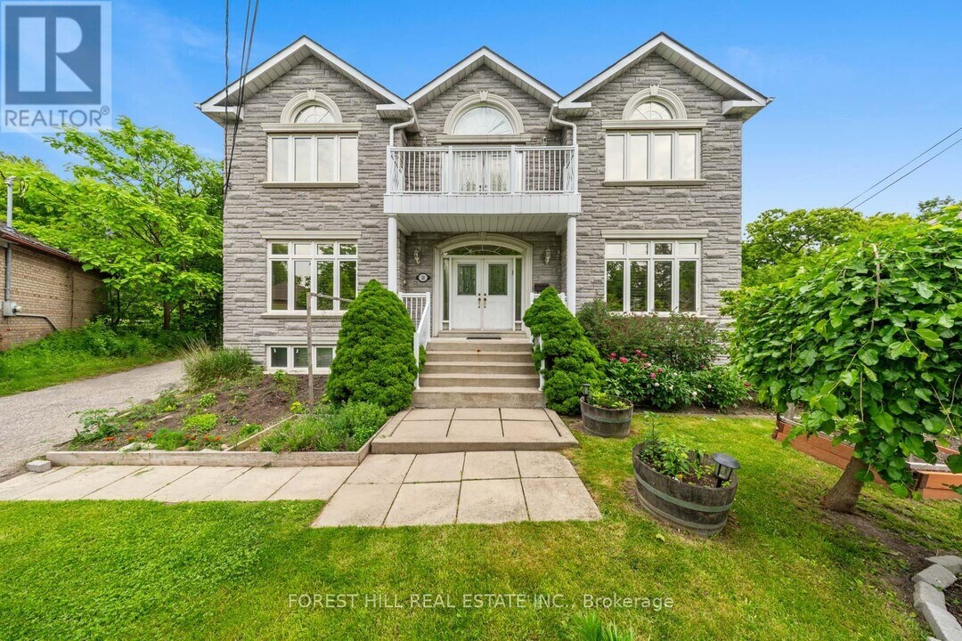 20 Romar Crescent in Toronto, ON - Building Photo