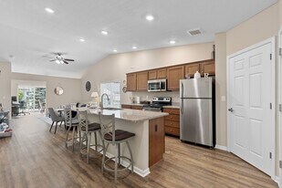 Redwood Brownstown Telegraph Road in Brownstown, MI - Building Photo