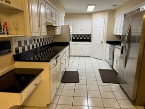 6918 La Manga Dr in Dallas, TX - Building Photo - Building Photo