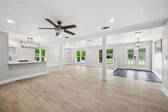 208 Country Club Blvd in Slidell, LA - Foto de edificio - Building Photo