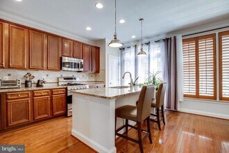 10413 Whitehead St in Fairfax, VA - Building Photo - Building Photo