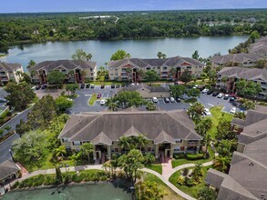 1930 Summer Club Dr in Oviedo, FL - Foto de edificio - Building Photo