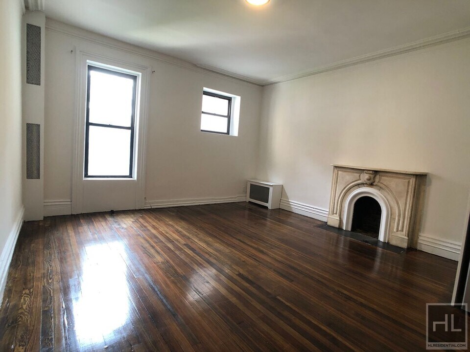 EAST 65 STREET in New York, NY - Building Photo