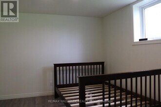 880 Mahina St in Oshawa, ON - Building Photo - Building Photo