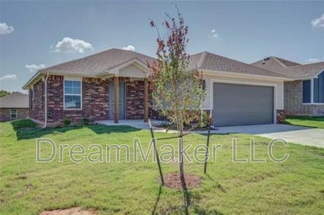 2401 28th Ter in Chickasha, OK - Building Photo - Building Photo