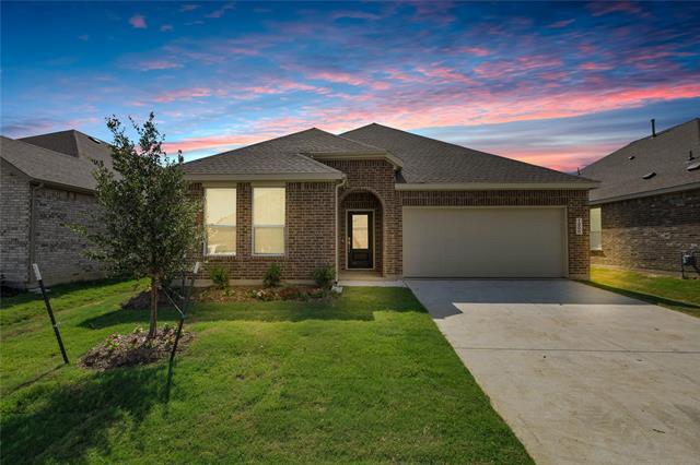 1900 Adams Dr in Little Elm, TX - Building Photo