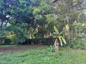 1351 NE 149th St in Miami, FL - Building Photo - Building Photo