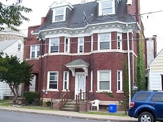 131 Susquehanna Ave in Olyphant, PA - Building Photo