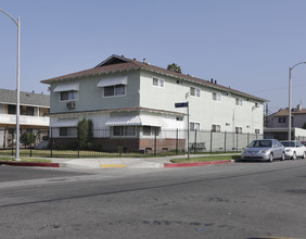 11535 Sylvan St in North Hollywood, CA - Building Photo - Building Photo