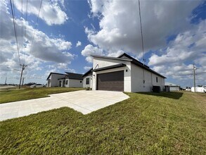 133 Diplomat Pkwy E in Cape Coral, FL - Building Photo - Building Photo