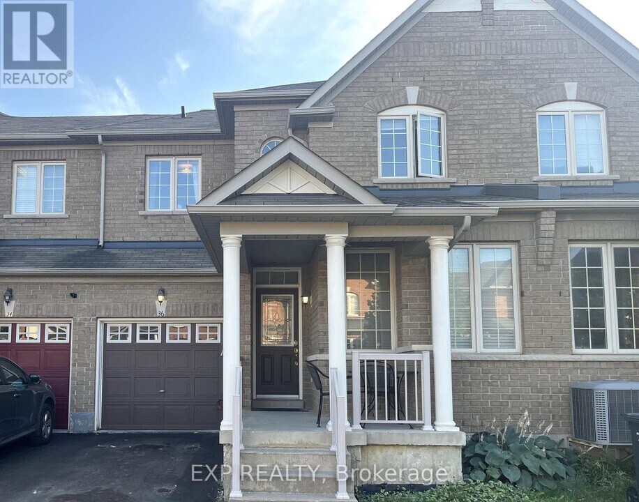 36 Frostbite Ln in Brampton, ON - Building Photo