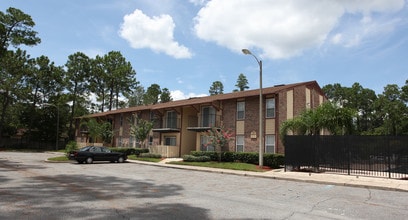 Lakes Edge At Mandarin in Jacksonville, FL - Building Photo - Building Photo