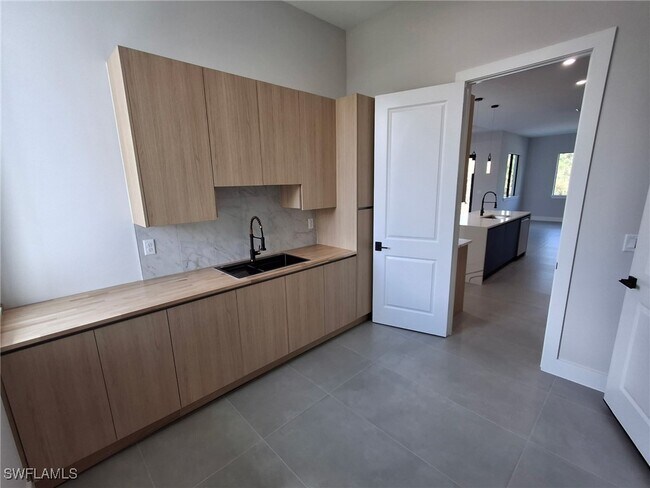 1617 Desoto Blvd N in Naples, FL - Building Photo - Building Photo