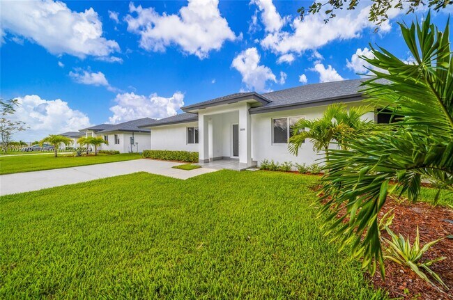 15630 NW 39th Ct in Miami Gardens, FL - Building Photo - Building Photo