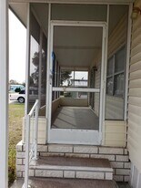 1909 Shady Cove Dr in Holiday, FL - Building Photo