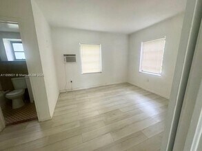 21 Santillane Ave in Coral Gables, FL - Building Photo - Building Photo