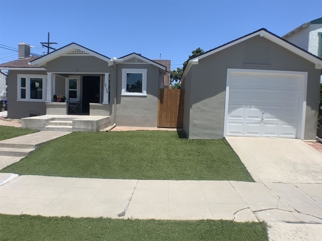 2728 Collier Ave in San Diego, CA - Foto de edificio - Building Photo