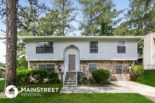 7335 Buck Creek Dr in Fairburn, GA - Building Photo