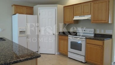 1810 NW 21st Terrace in Cape Coral, FL - Foto de edificio - Building Photo