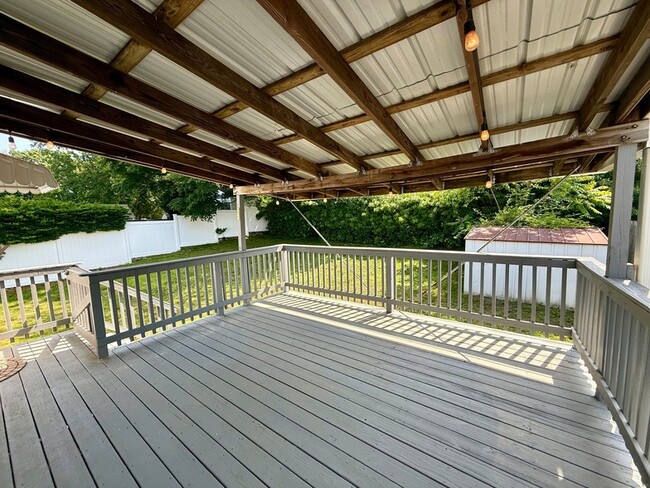 10 Norvel Rd in Norwalk, CT - Building Photo - Building Photo